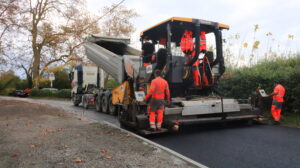 Formation chauffeur & régleur de finisseur - poste de pilotage écran de contrôle ACT-Conseils