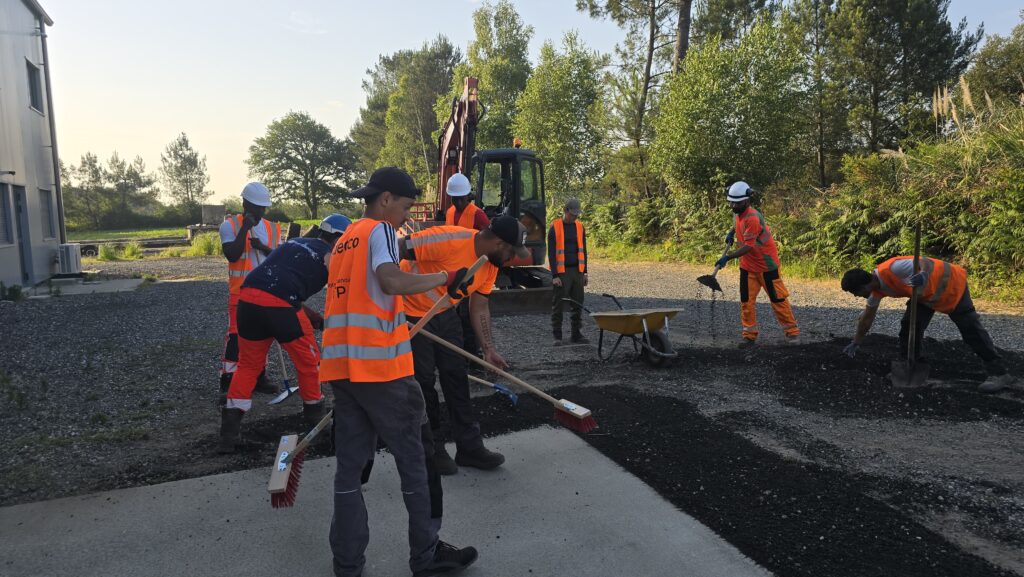 Stagiaires en formation travaux publics sur chantier réel - ACT Conseils